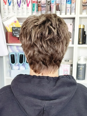 Short textured blonde crop by Sherri